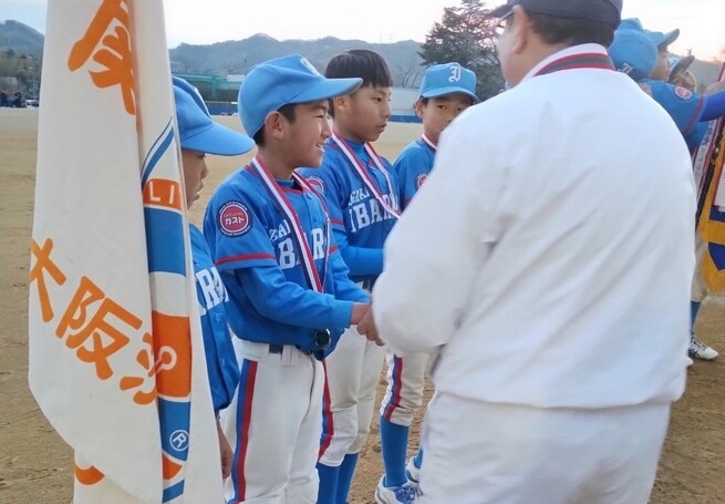 定期入れの 中学硬式野球リトルシニア 惚れ セット シューズ 帽子 シャツ 審判用 ウェア