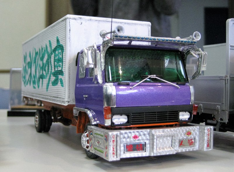 デコトラプラモデル　日野レンジャー4Dメッキキャブ等セット売り Amazon | 未組立 アオシマ プラモデル 1/32 中型 4t デコトラ