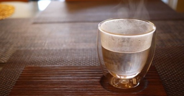 紫の上レディース鍼灸院 朝の目覚めの一杯 白湯の効果