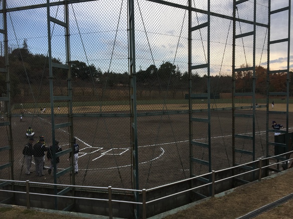 鴻巣球場バックト裏より